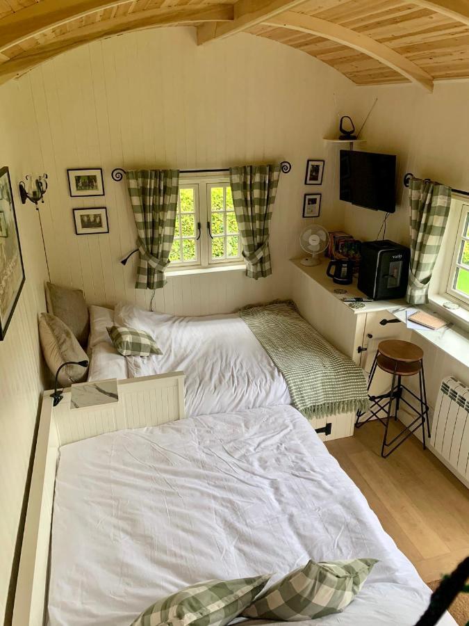 Beautiful Shepherd'S Hut - Lois Weedon Weston  Εξωτερικό φωτογραφία